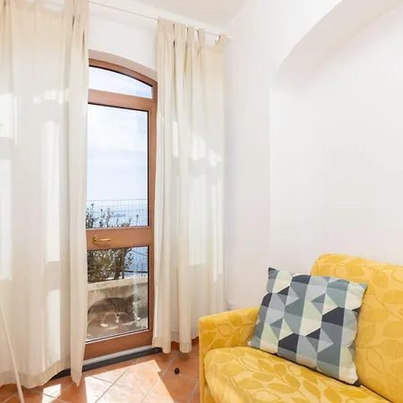 Casa Satriano Apartment *
