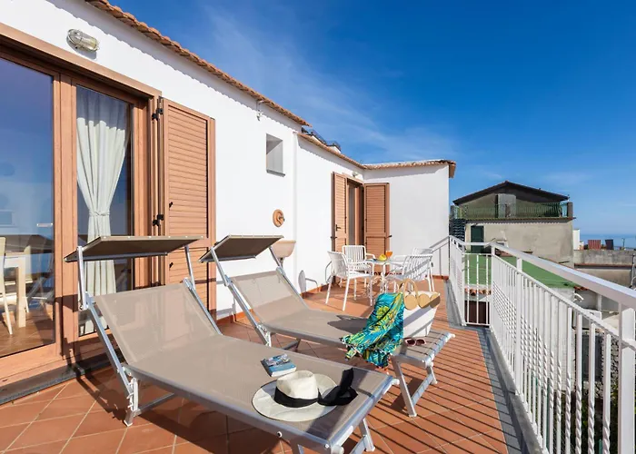 Estate4home - Casa Satriano アパート *